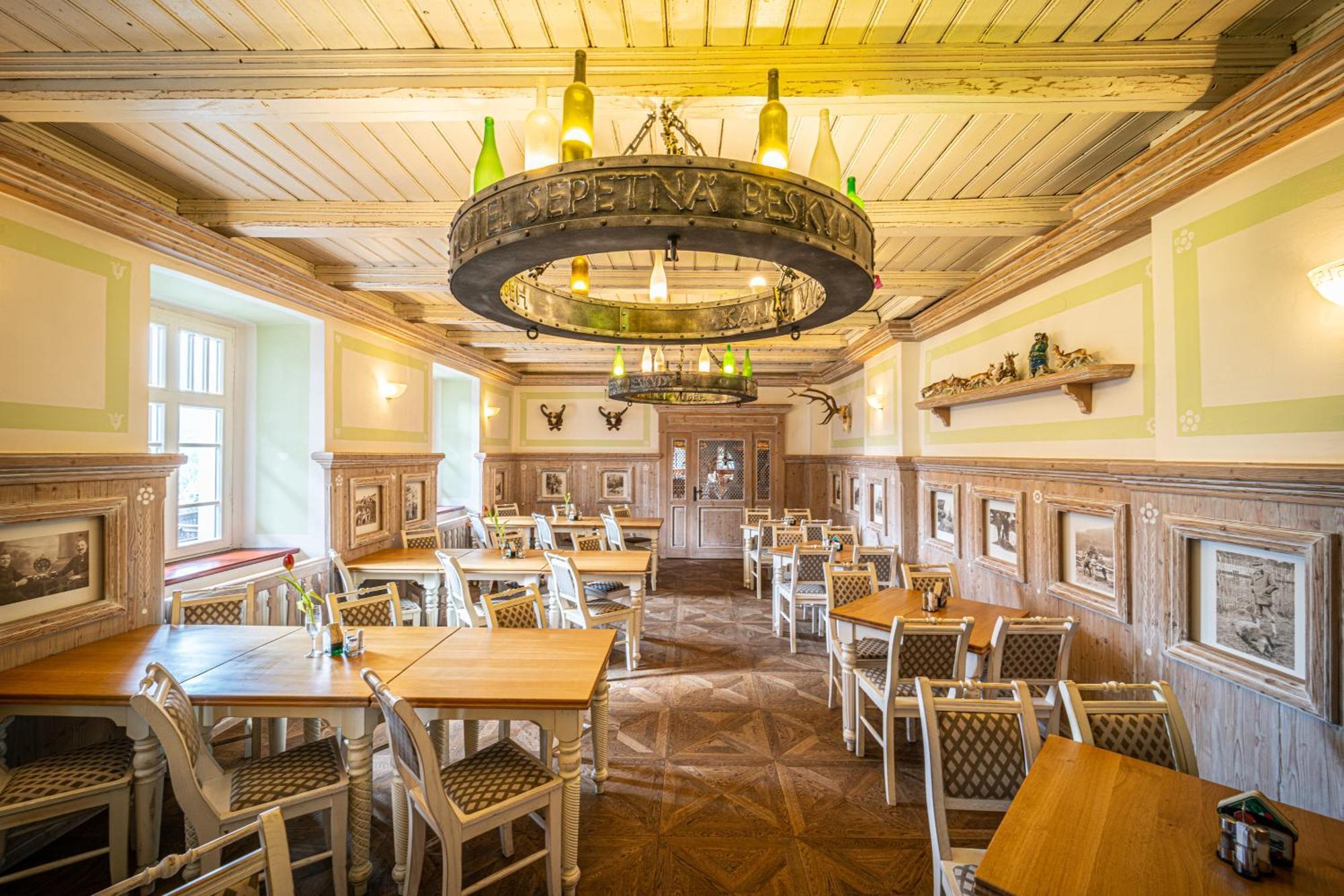 Hotel Sepetna Ostravice Extérieur photo